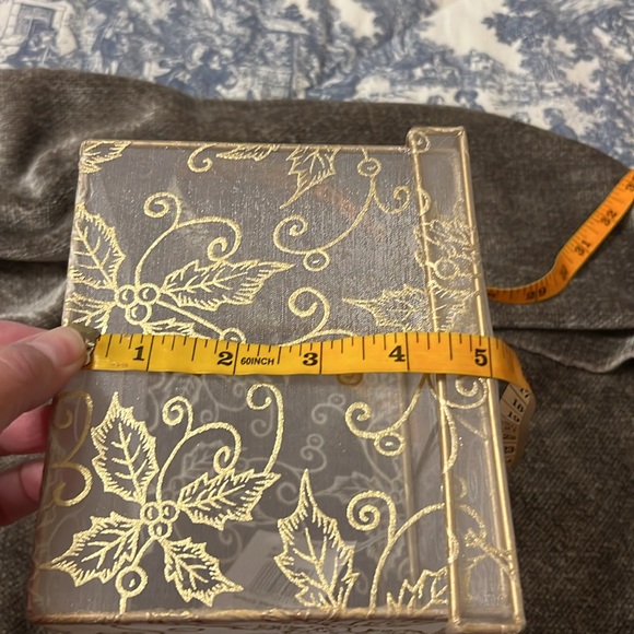 Set of 3 Vintage Christmas Nesting Boxes, Gold Filigree - Picture 12 of 17